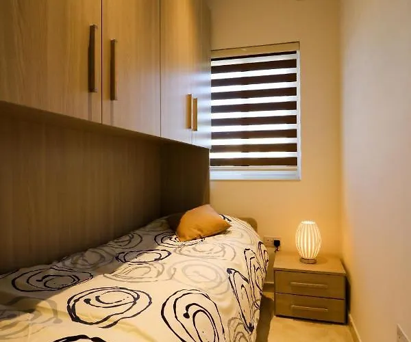 Belair Flats 3 Bedrooms In St Julians Apartman *